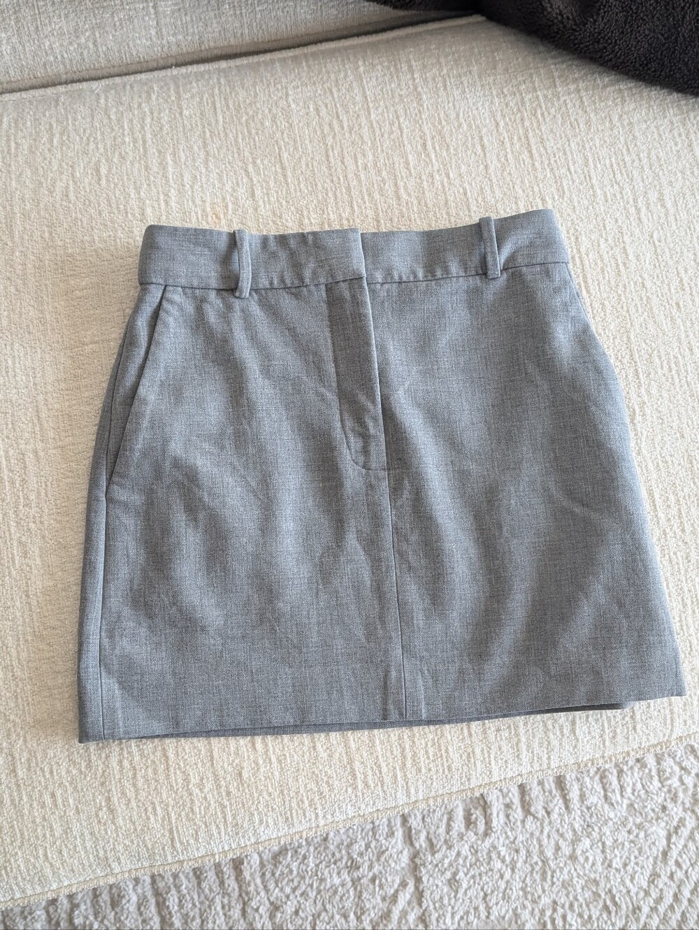 Aritzia Babaton Chisel Mini Skirt In Grey Chrome